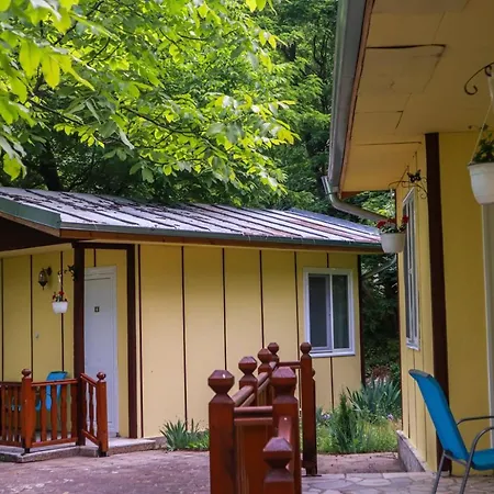 Vendégház Lovely Bungalow In Pretty Area Place