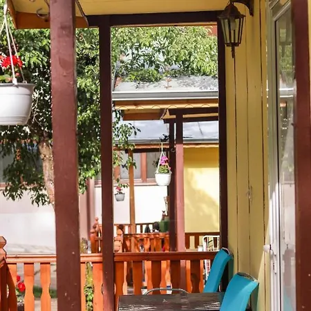 Lovely Bungalow In Pretty Area Place 3*