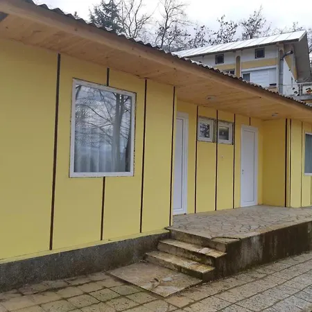 Lovely Bungalow In Pretty Area Place Vendégház